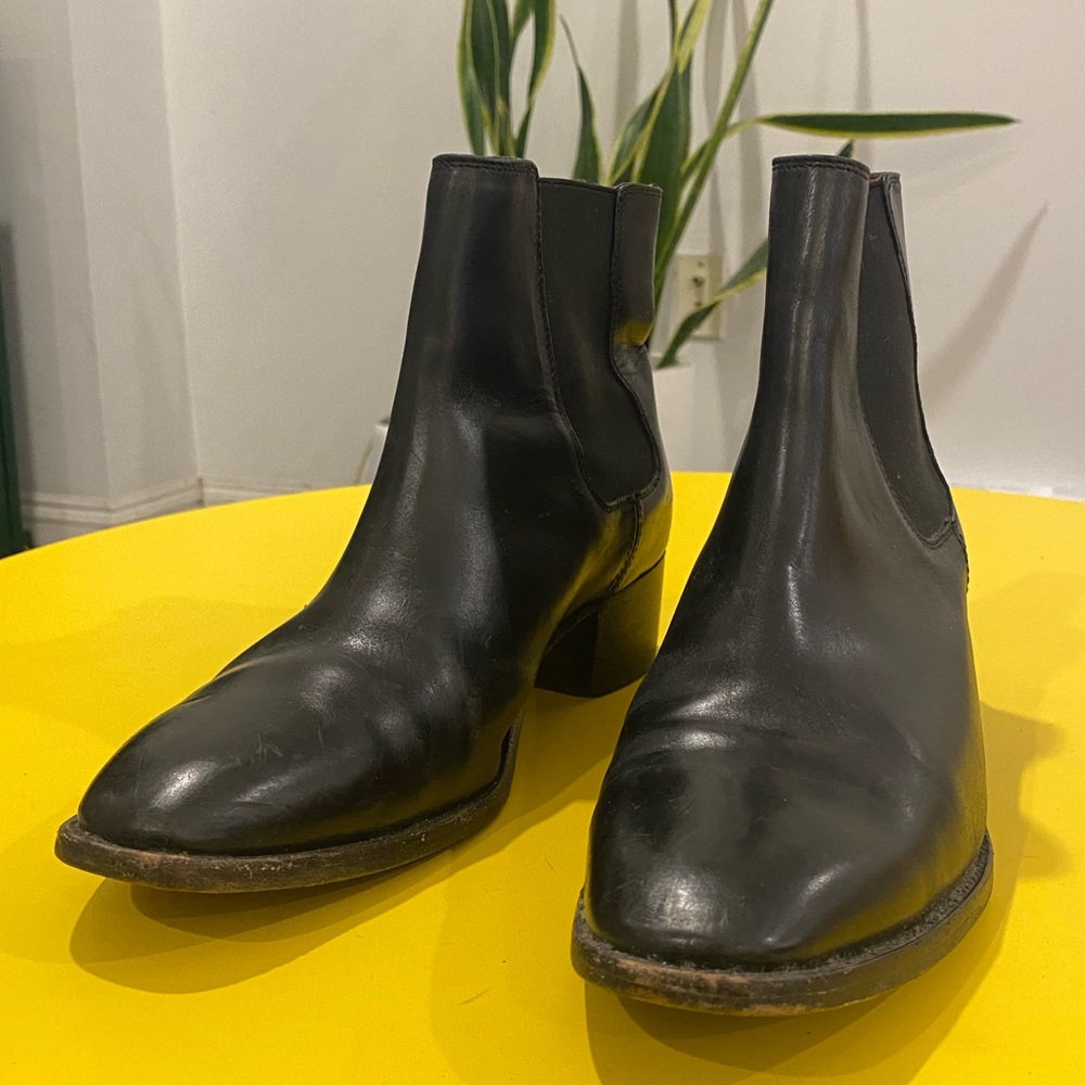Frye Leather Chelsea Booties - Blk 8.5 - Picture 3 of 7